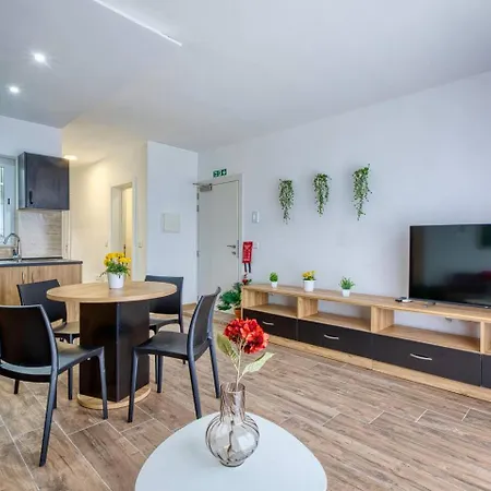 Modern W Balcony - Valletta Views Appart hôtel