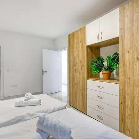 Modern W Balcony - Valletta Views