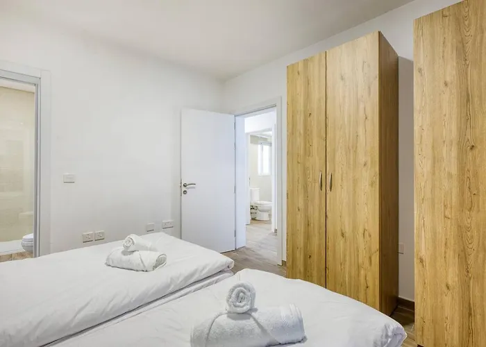 Modern W Balcony - Valletta Views Pieta