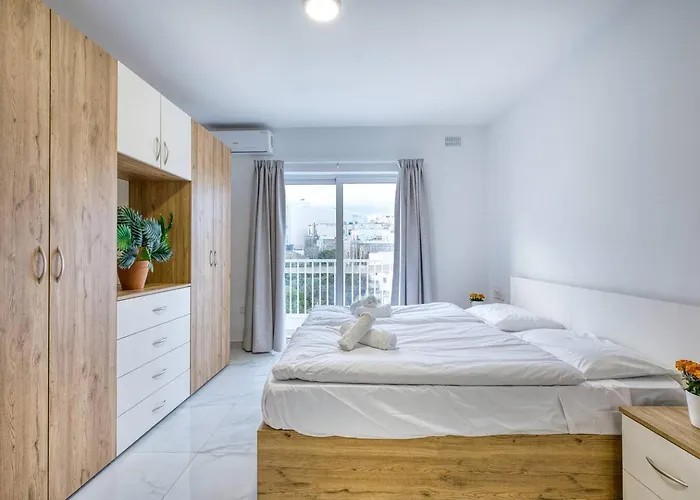 Modern W Balcony - Valletta Views