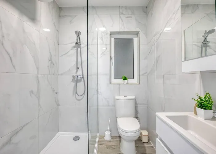 Modern W Balcony - Valletta Views Aparthotel 4*