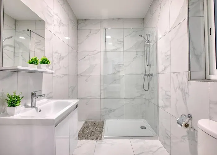 Modern W Balcony - Valletta Views Aparthotel