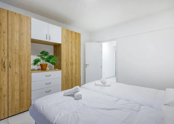 Aparthotel Modern W Balcony - Valletta Views 4*