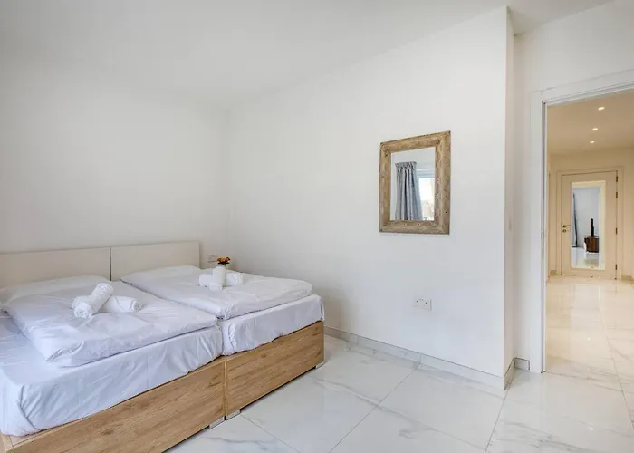 Modern W Balcony - Valletta Views 4* Pieta