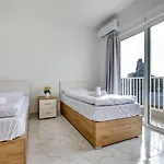 Modern W Balcony - Valletta Views Apartahotel Pietà