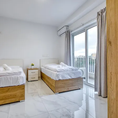 Modern W Balcony - Valletta Views *