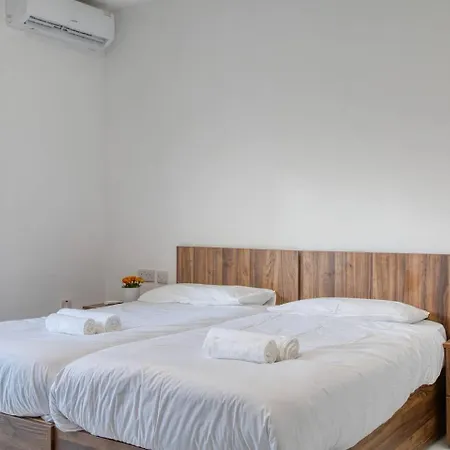 Modern W Balcony - Valletta Views Hotel apartamentowy 4*
