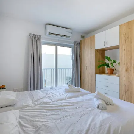 アパートホテル Modern W Balcony - Valletta Views