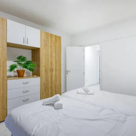 Hotel de apartamente Modern W Balcony - Valletta Views 4*
