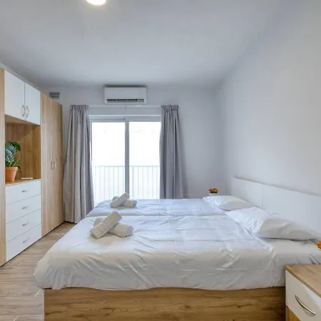 Modern W Balcony - Valletta Views Pietà