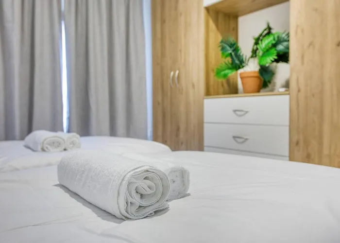 Modern W Balcony - Valletta Views