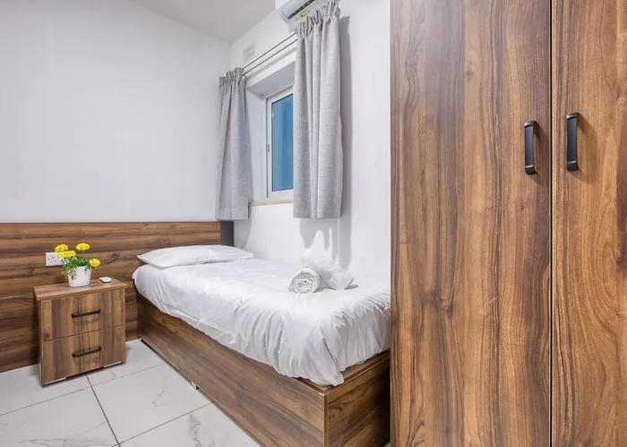 Modern W Balcony - Valletta Views 4*