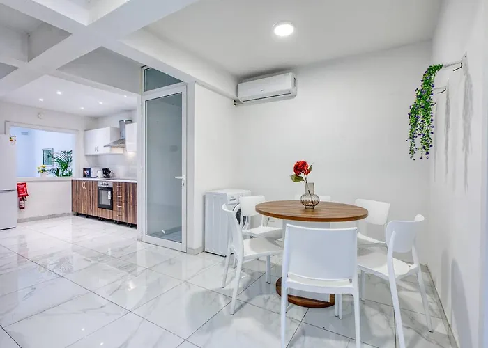 شقة فندقية Modern W Balcony - Valletta Views 4*