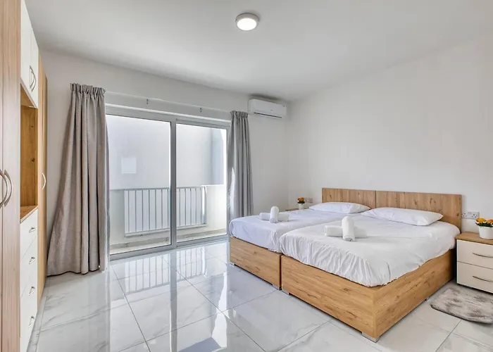 Modern W Balcony - Valletta Views