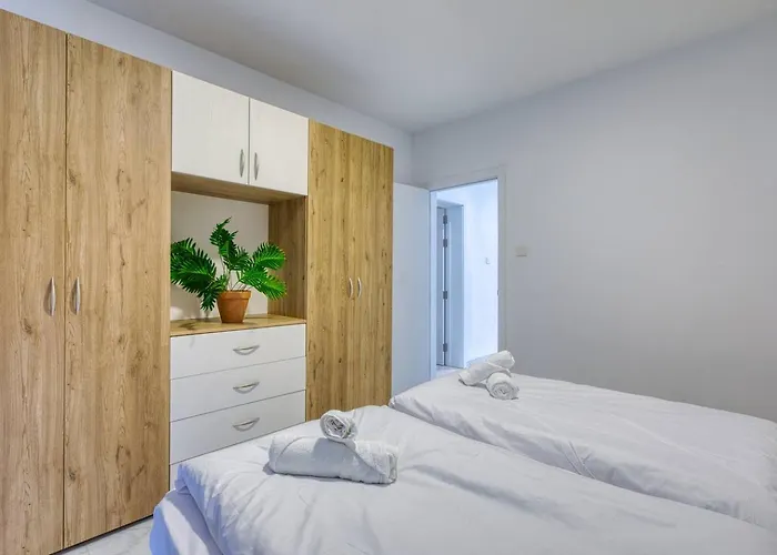 Modern W Balcony - Valletta Views شقة فندقية Pietà