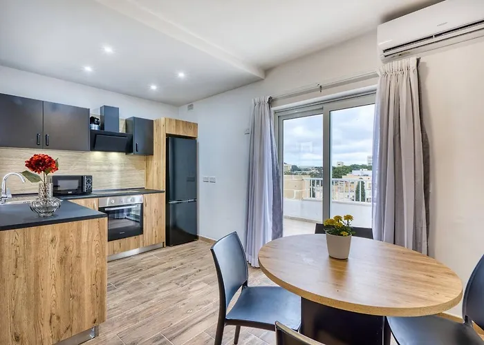 아파트호텔 Modern W Balcony - Valletta Views 4*