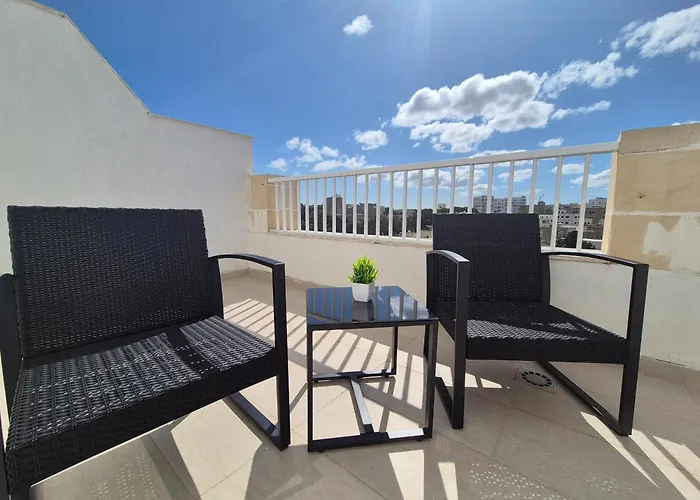 Modern W Balcony - Valletta Views