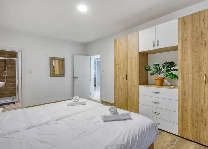 아파트호텔 Modern W Balcony - Valletta Views Pietà