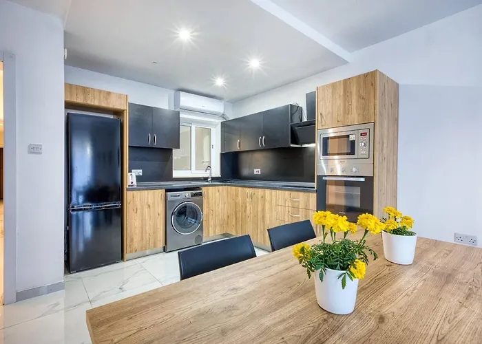 Modern W Balcony - Valletta Views 아파트호텔 Pietà