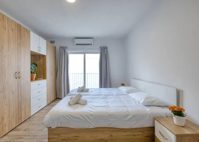 Modern W Balcony - Valletta Views Pietà