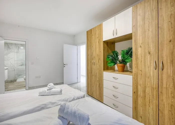 Modern W Balcony - Valletta Views